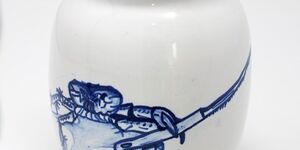 An image of one of Rose's vases.