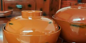 Image of a brown vase.