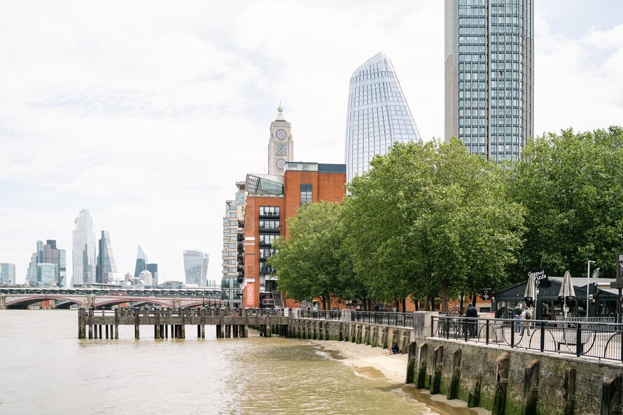 Image of the riverside.