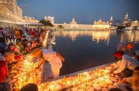 lighting golden temple diwali